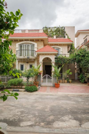Timber Leaf Villa by StayJade Nr Hyd Airport